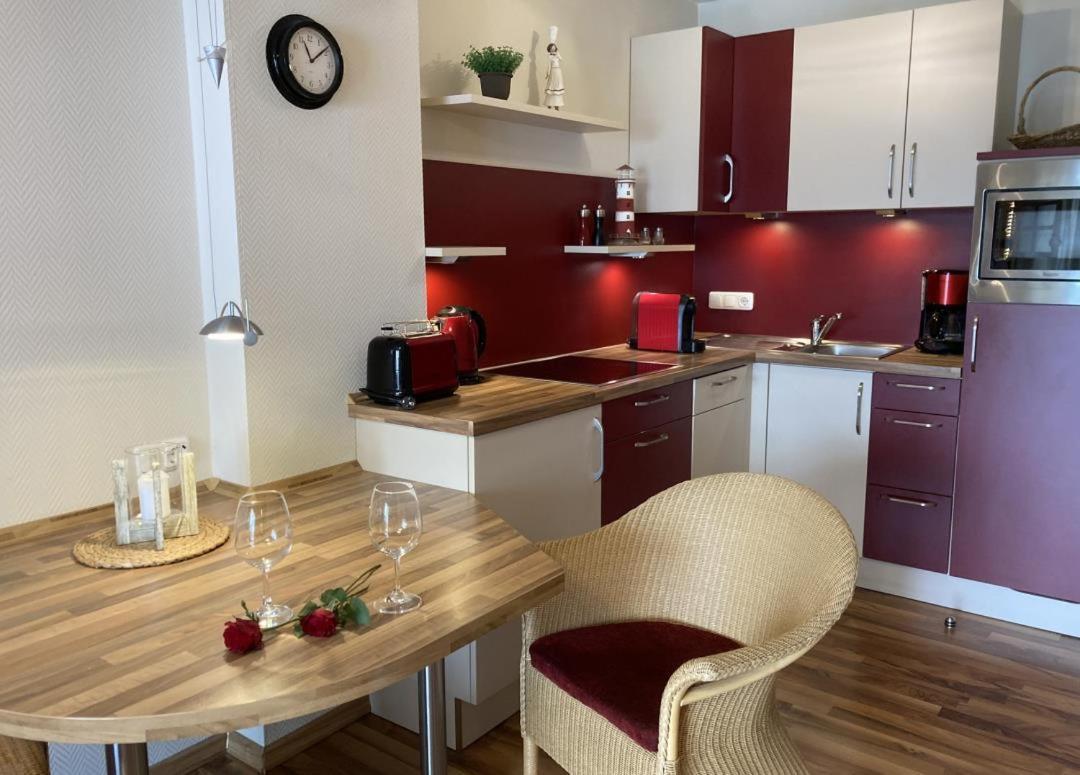 Wohnung 9 Meer-Ruhe Im Haus Stranddistel Komfortable Ferienwohnung Im 1 Og Fuer 4 Personen In Zingst Exterior photo